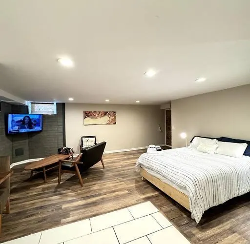 Apartment Oldtown Stylish Cute Chicago