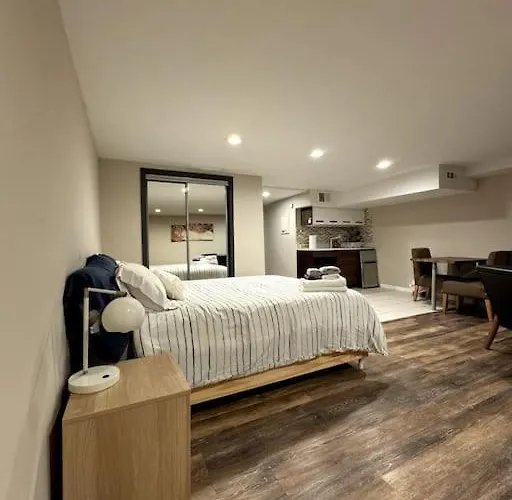 Apartment Oldtown Stylish Cute Chicago